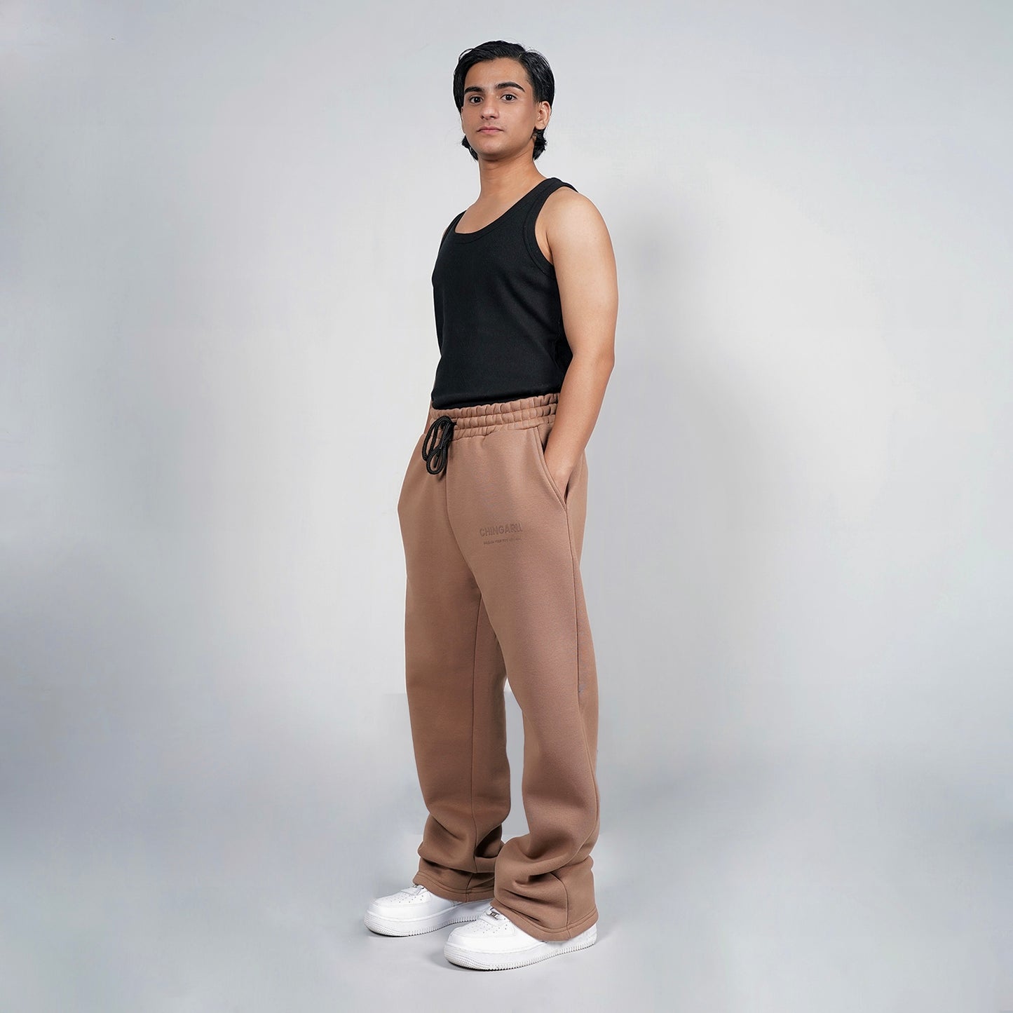 BROWN SIGNATURE SWEATPANTS